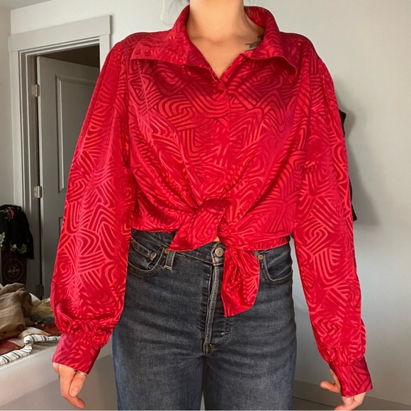 Read silky vintage blouse - Picture 2 of 6